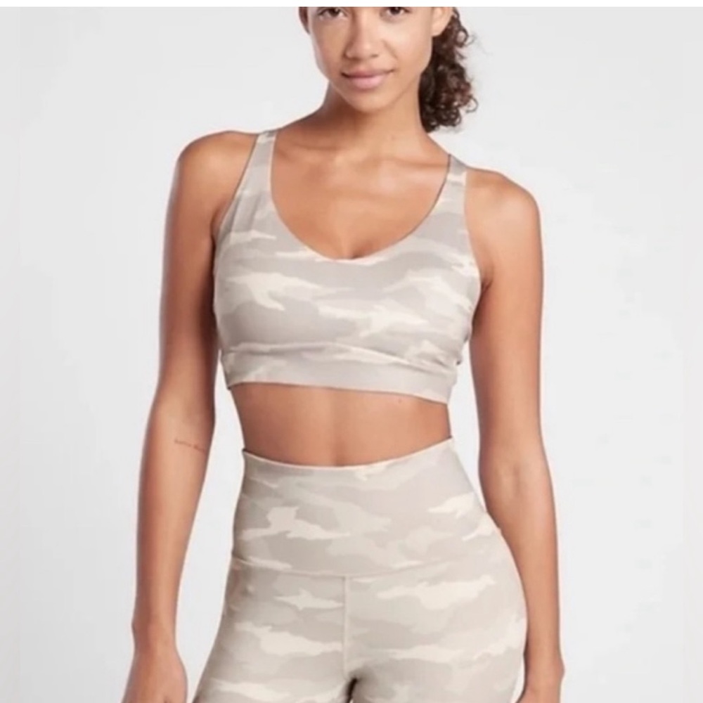 NWOT Athleta Solace Gray Camo Printed Bra XS